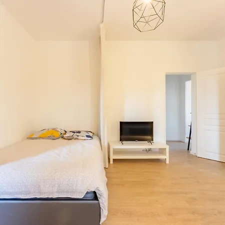 Le Toit Terrasse Proche Commodites Parking Facile Castelsarrasin Esterno foto