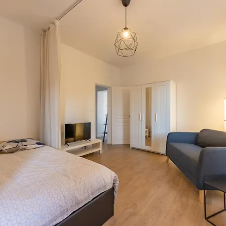 Le Toit Terrasse Proche Commodites Parking Facile Castelsarrasin Esterno foto